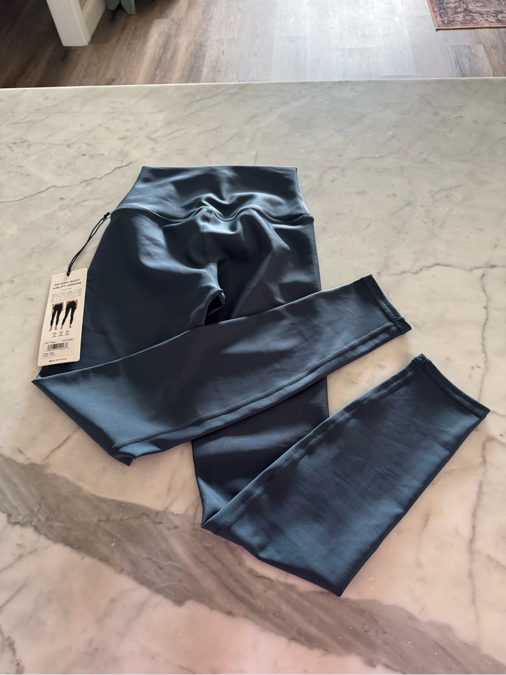 NWT ALO Yoga 7/8 High Waist Air-Lift Leggings in Original “Deep Jade”  Size XXS
